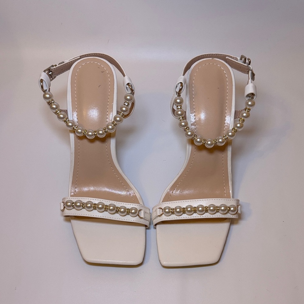 Elegant Pearl-Trim White Women's Sandals